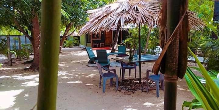Naaval Beach Villa & Rooms Batticaloa ภายนอก รูปภาพ